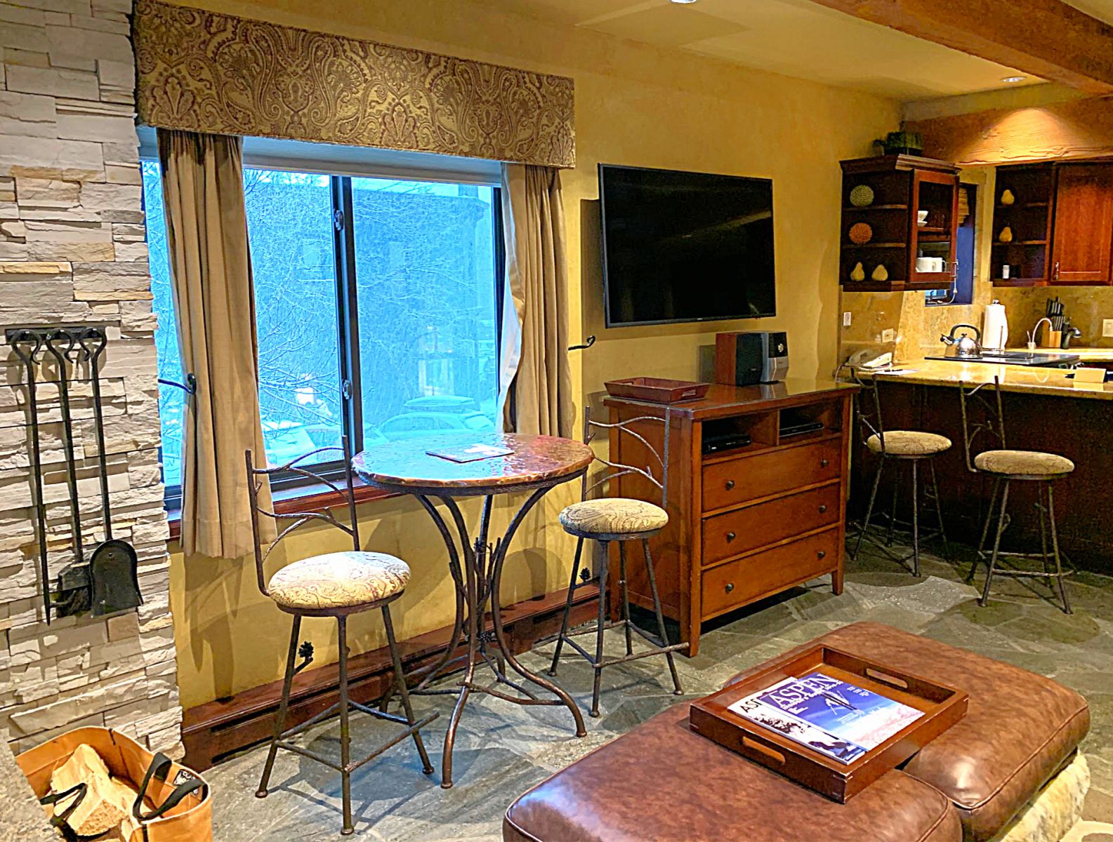 Aspen Square Fireplace Studio