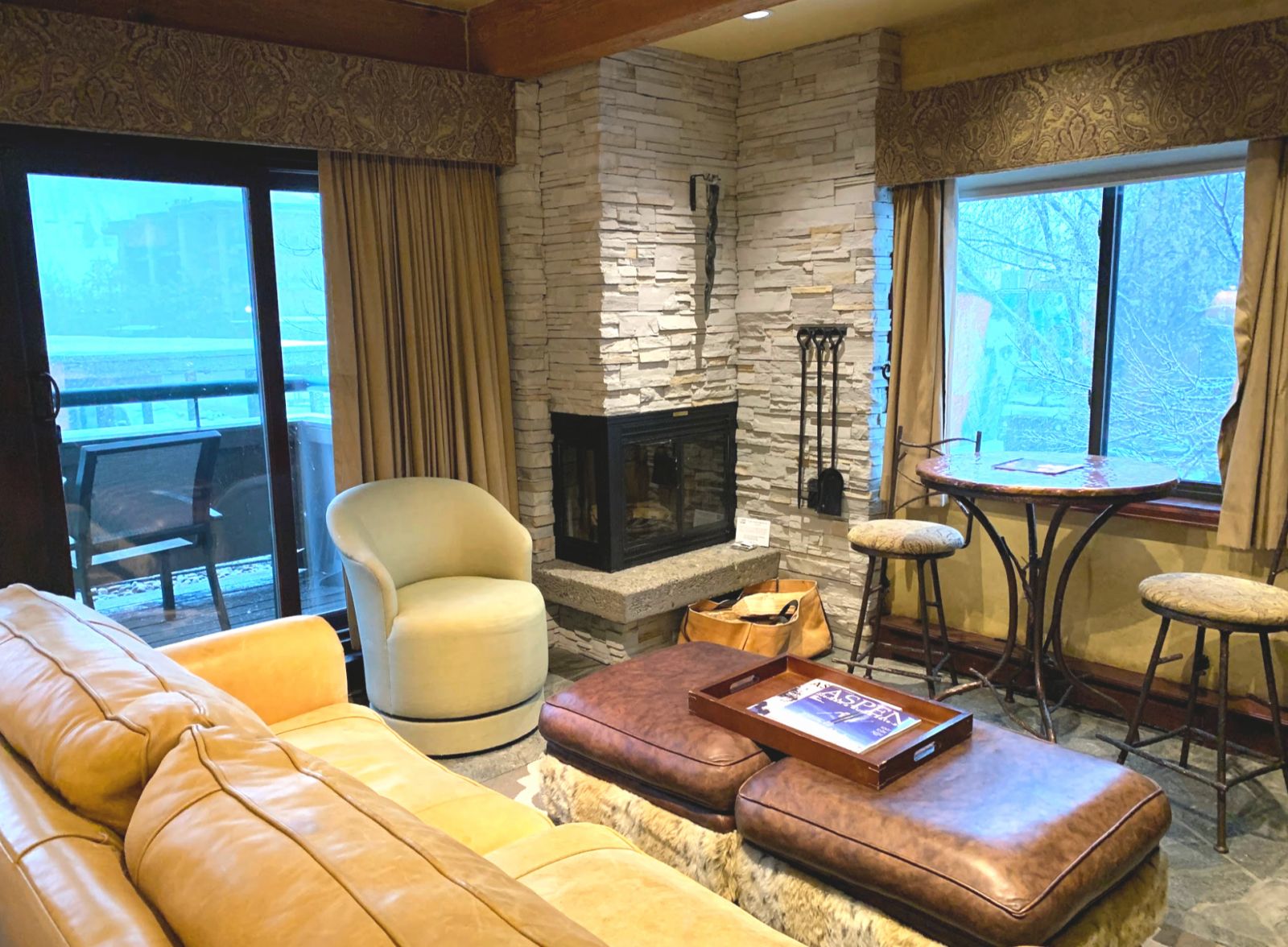 Aspen Square Fireplace Studio