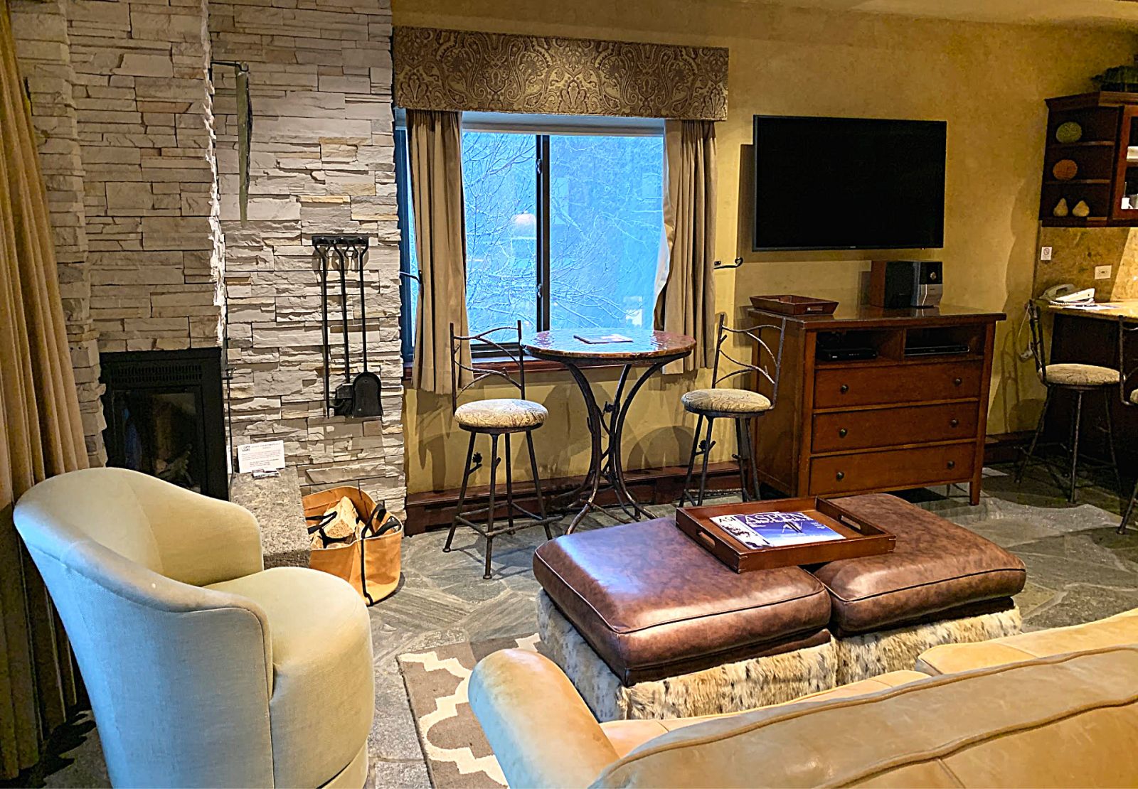 Aspen Square Fireplace Studio