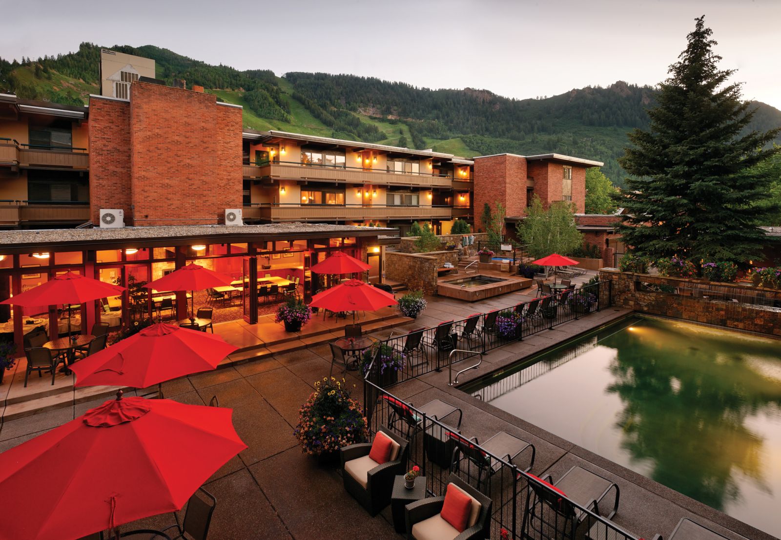 Aspen Square Condominium Hotel pool in evening