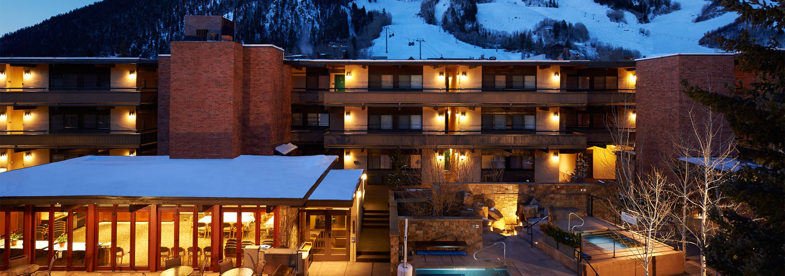 Aspen Square Hotel Inium