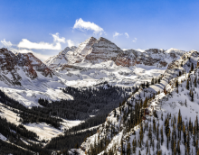 Maroon Bells in Aspen in Winter